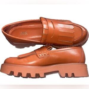 Zara Size 6.5 / 37 Women’s Chunky Fringed Loafers in Tan /Orange